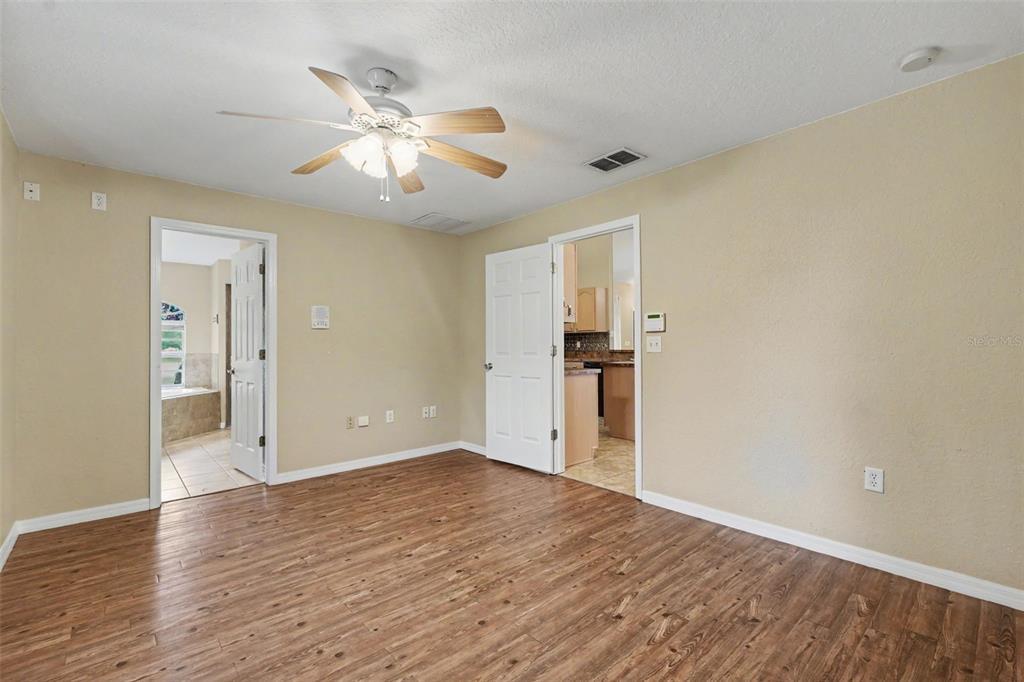 4618 Reola Road Dover, FL 33527 - Photo 14 of 35 Gallery Image 14