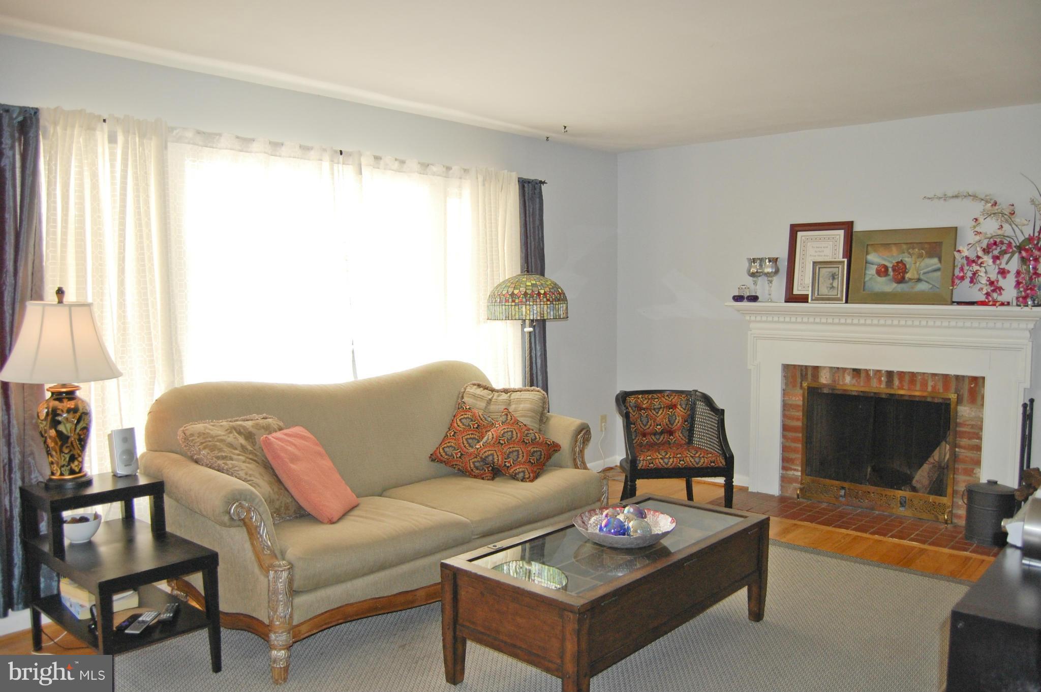 3406 Ramsgate Terrace Alexandria, VA 22309 - Photo 2 of 15 Living Room