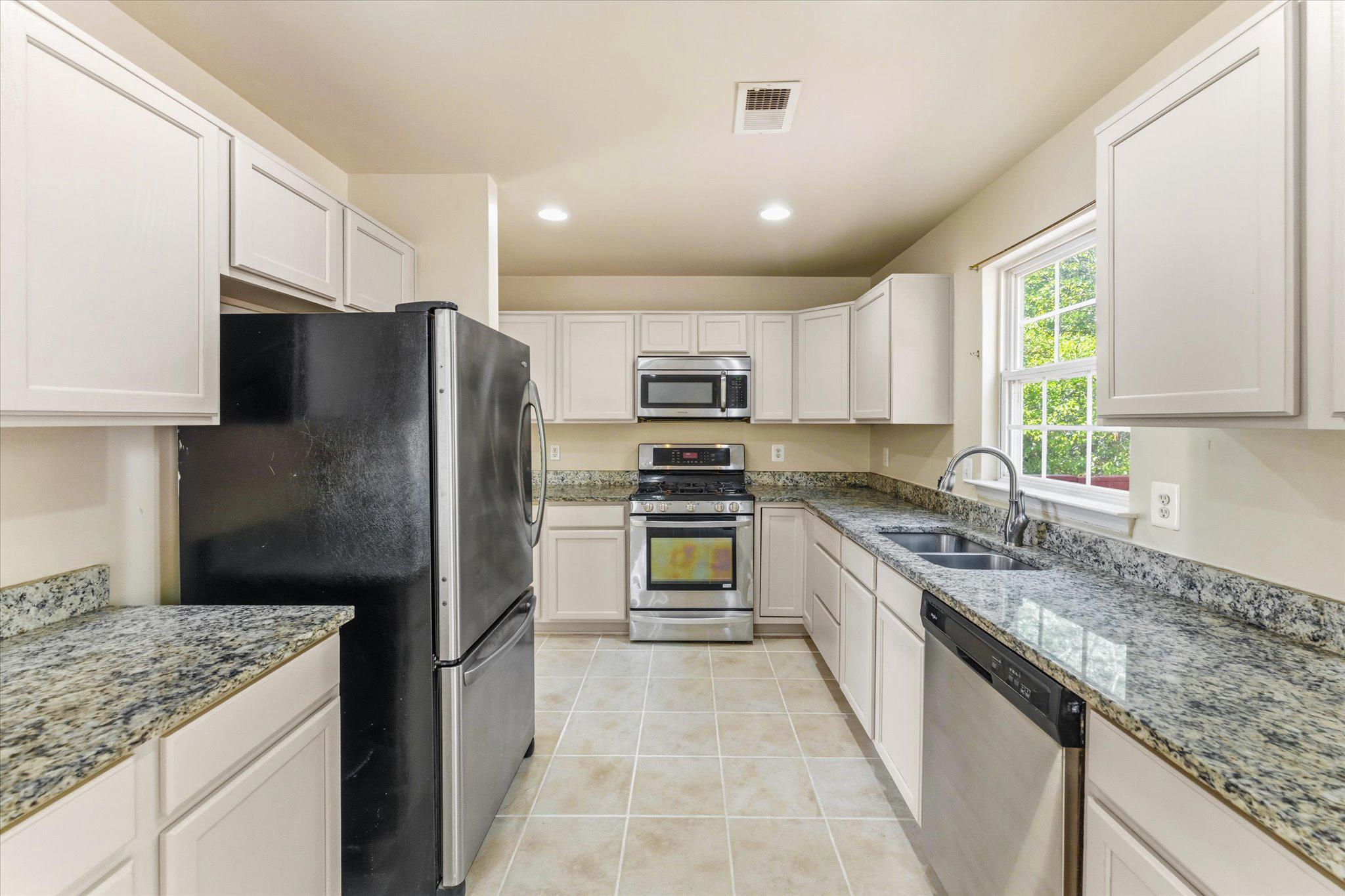 3068 Pony Ridge Turn Dumfries, VA 22026 - Photo 8 of 53 Updated kitchen with granite counter tops