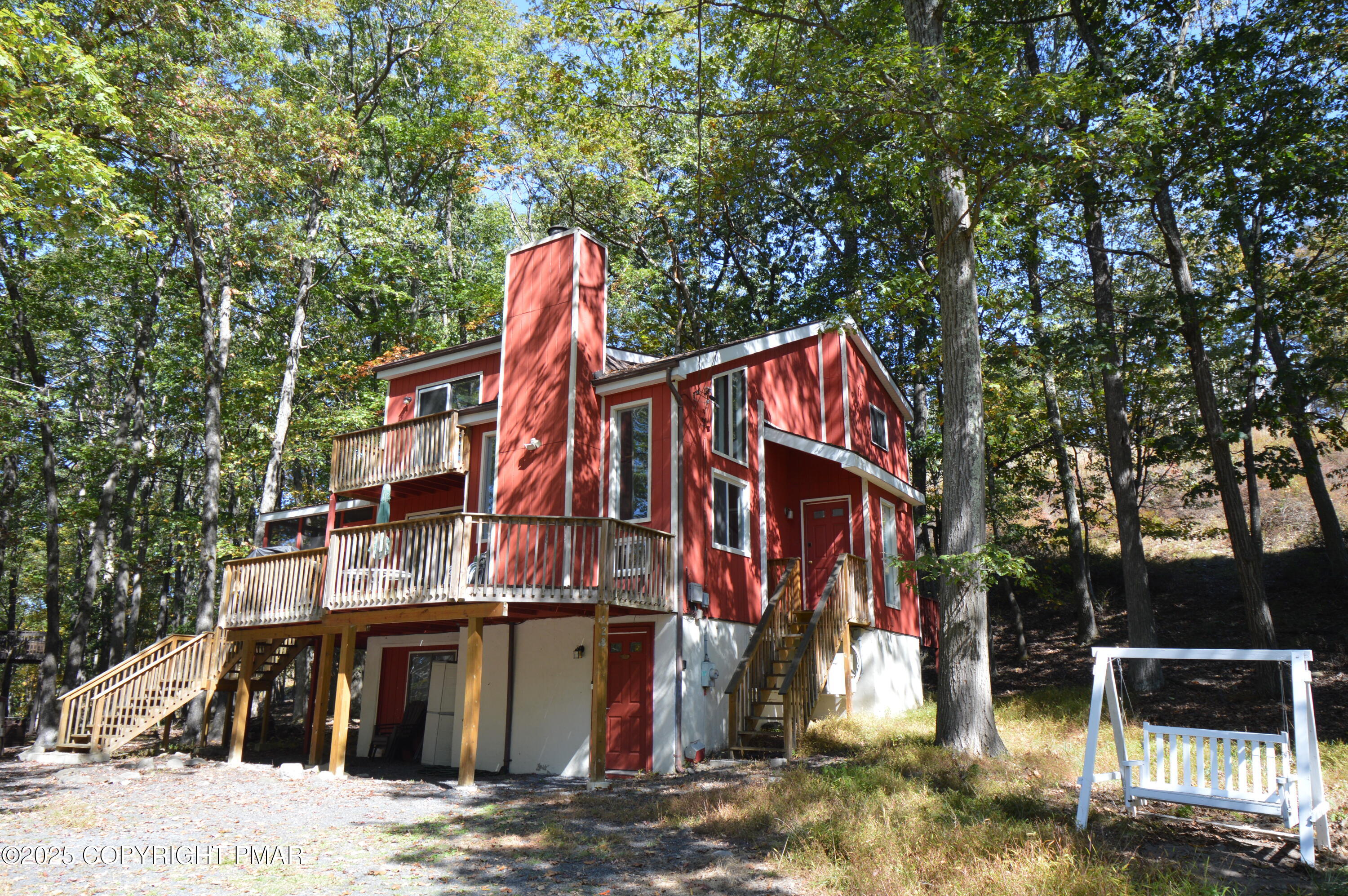 128 Ashley Court Bushkill, PA 18324 - Photo 42 of 43 a view of a large building