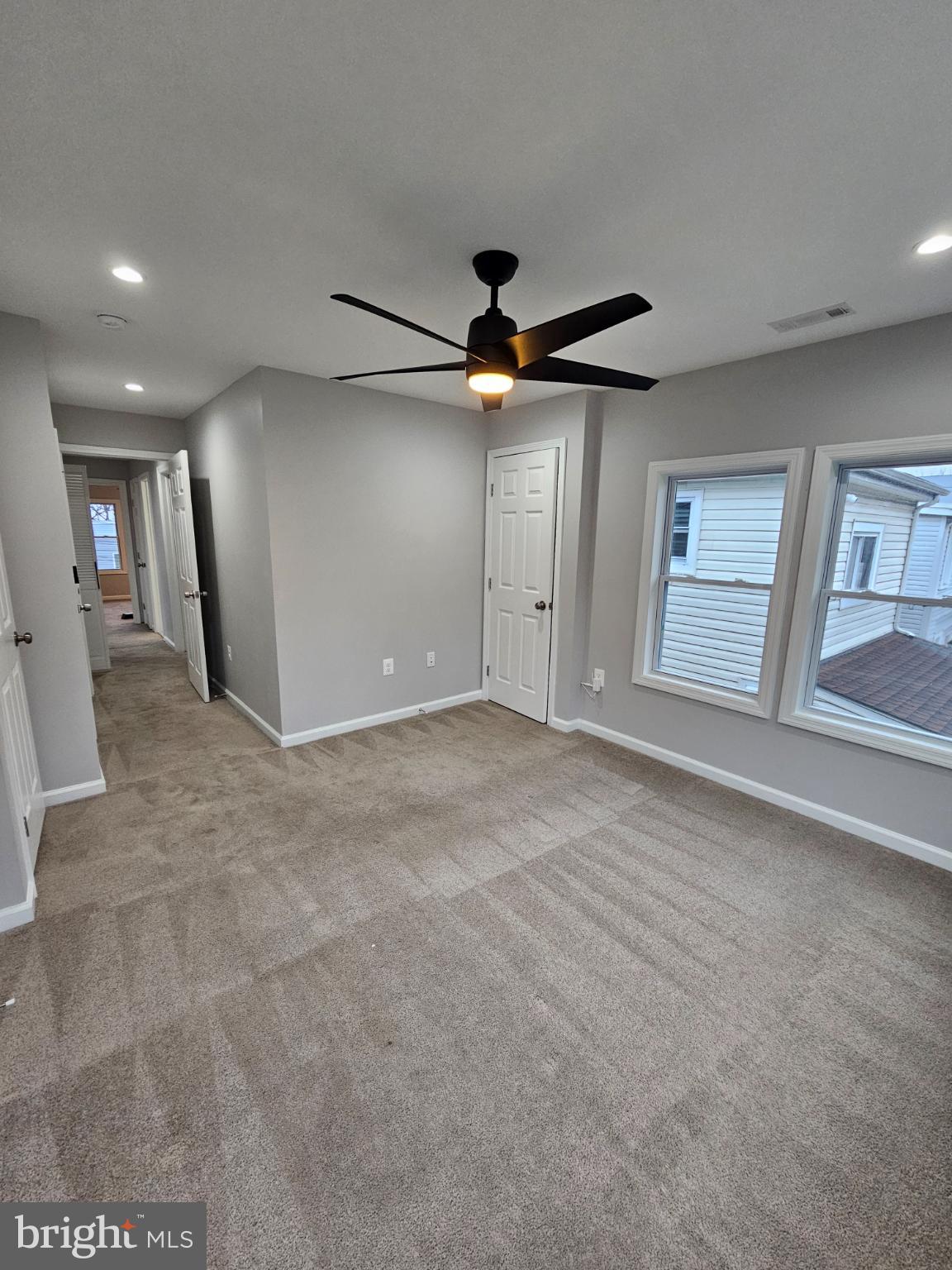 909 45th Place Northeast Washington, DC 20019 - Photo 15 of 36 a view of an empty room