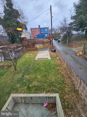 a view of outdoor space with garden view