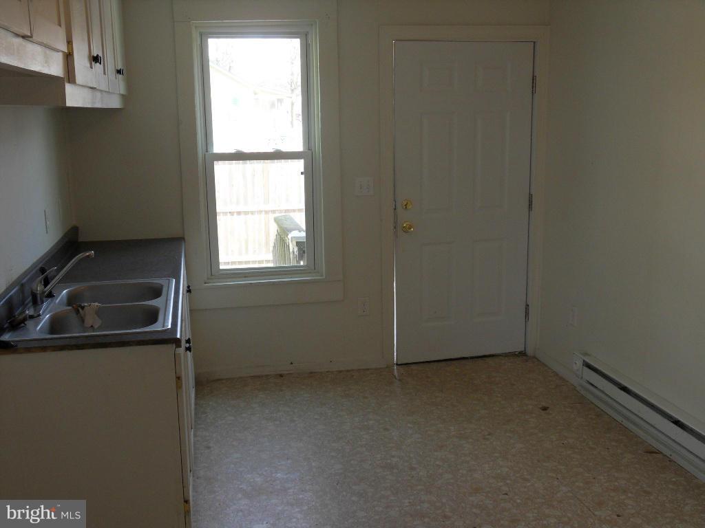 109 1st Street Ridgely, MD 21660 - Photo 4 of 10 Kitchen