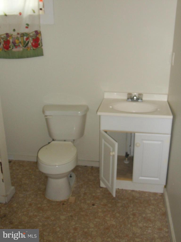 109 1st Street Ridgely, MD 21660 - Photo 7 of 10 Bath