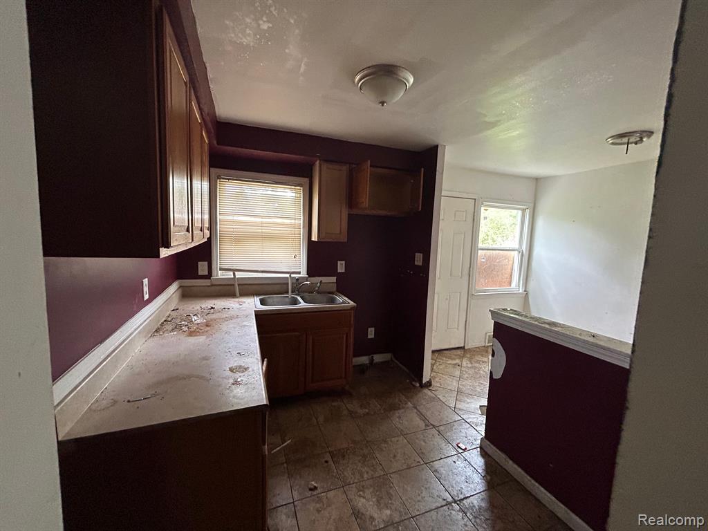 19947 Lahser Road Detroit, MI 48219 - Photo 7 of 10