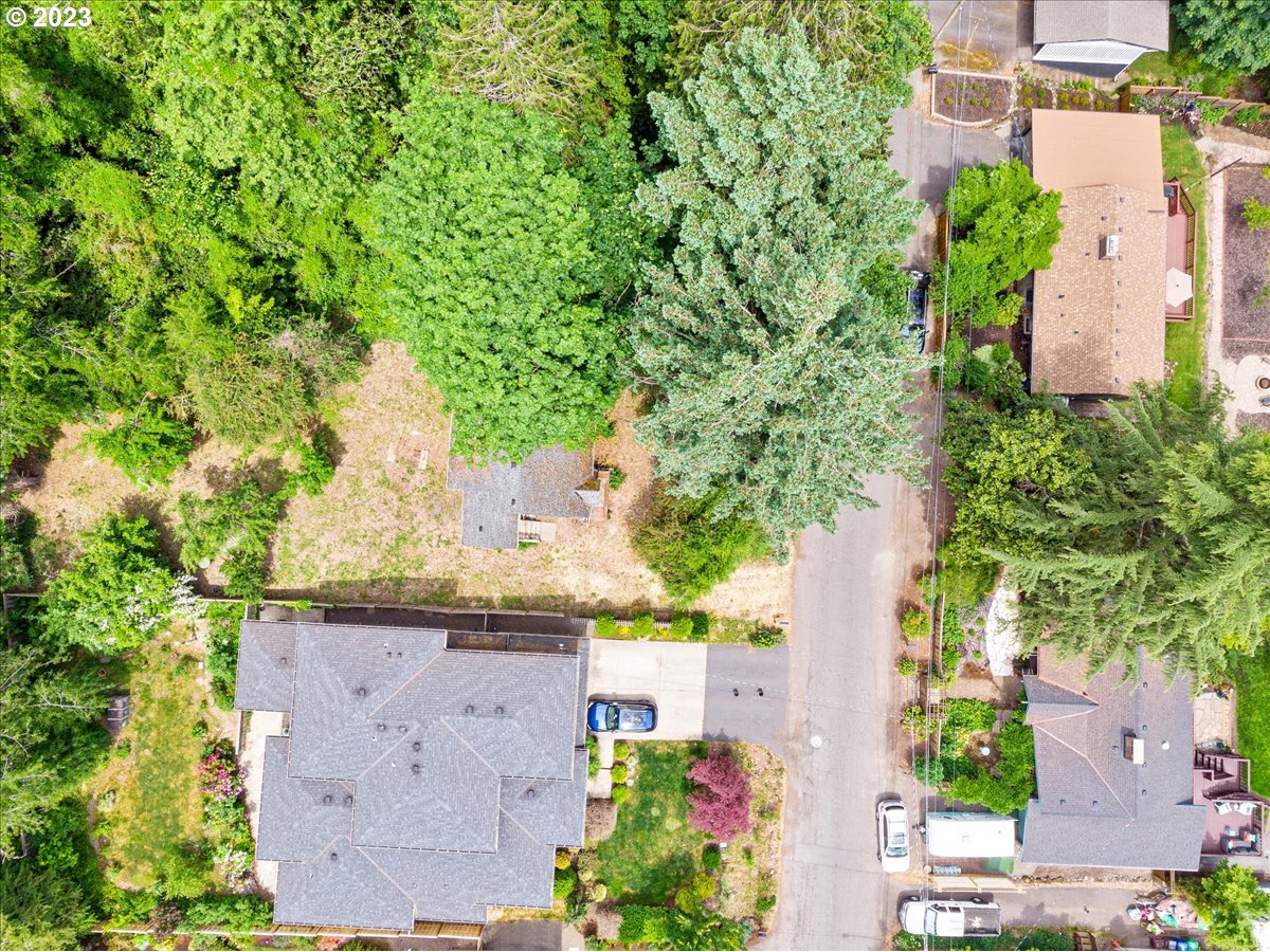 9429 Southwest View Point Terrace Portland, OR 97219 - Photo 11 of 12 an aerial view of a house with a yard