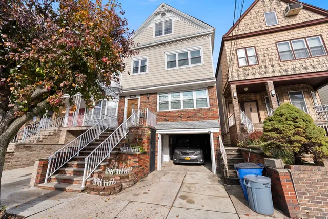 $2,800 | 77 West 17th Street, Unit 2, Bayonne, NJ 07002