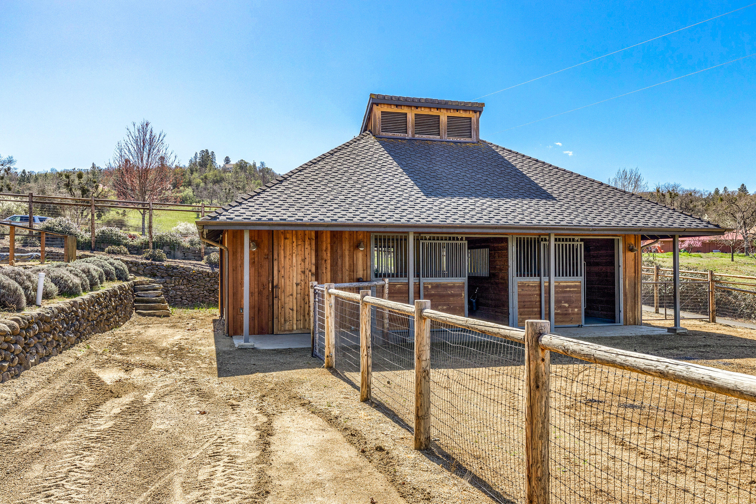 4167 Independence School Road Medford, OR 97501 - Photo 75 of 95 27_ISR_27
