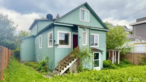 $770,000 | 527 South Sullivan Street, Seattle, WA 98108