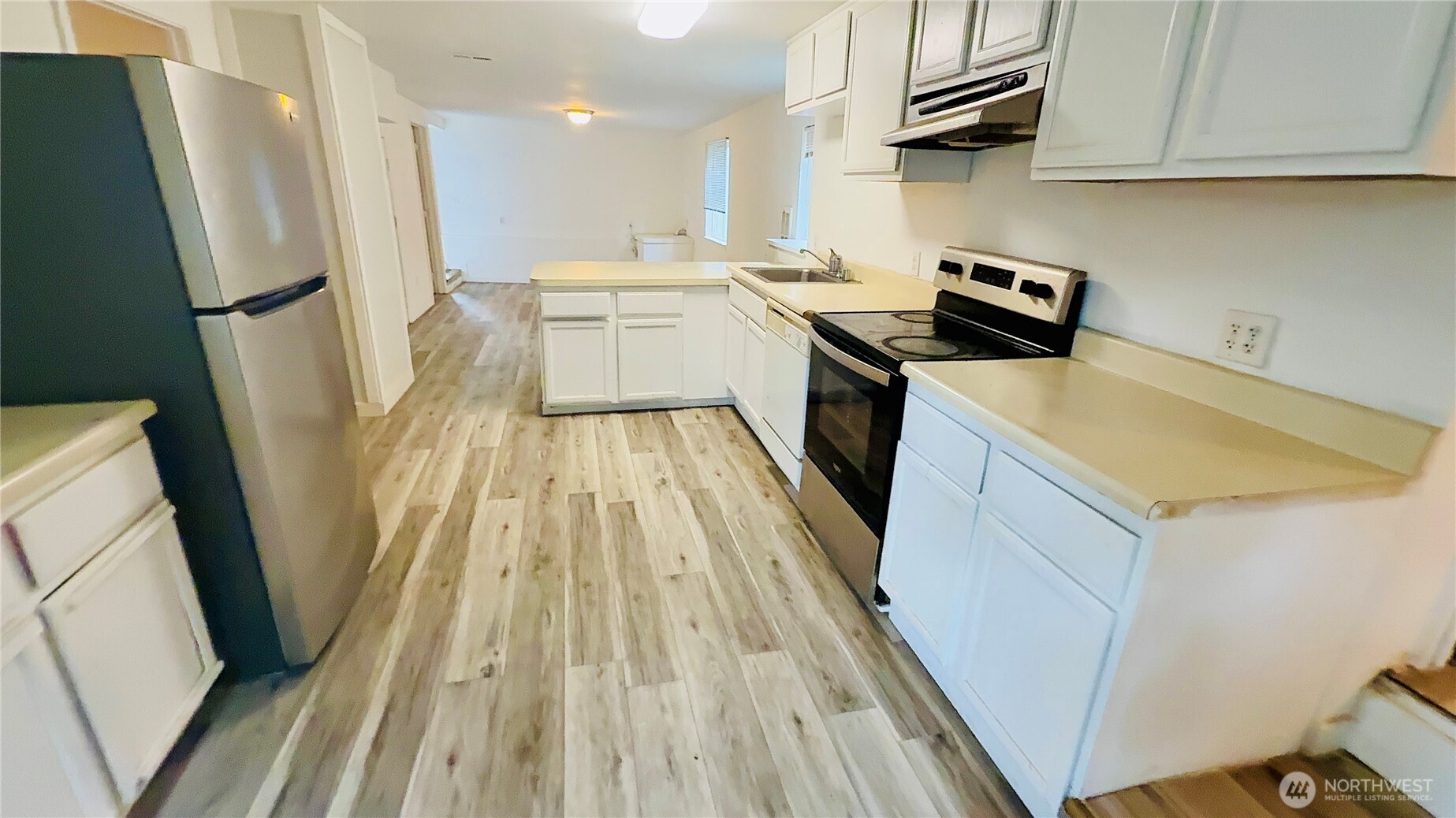 527 South Sullivan Street Seattle, WA 98108 - Photo 11 of 17