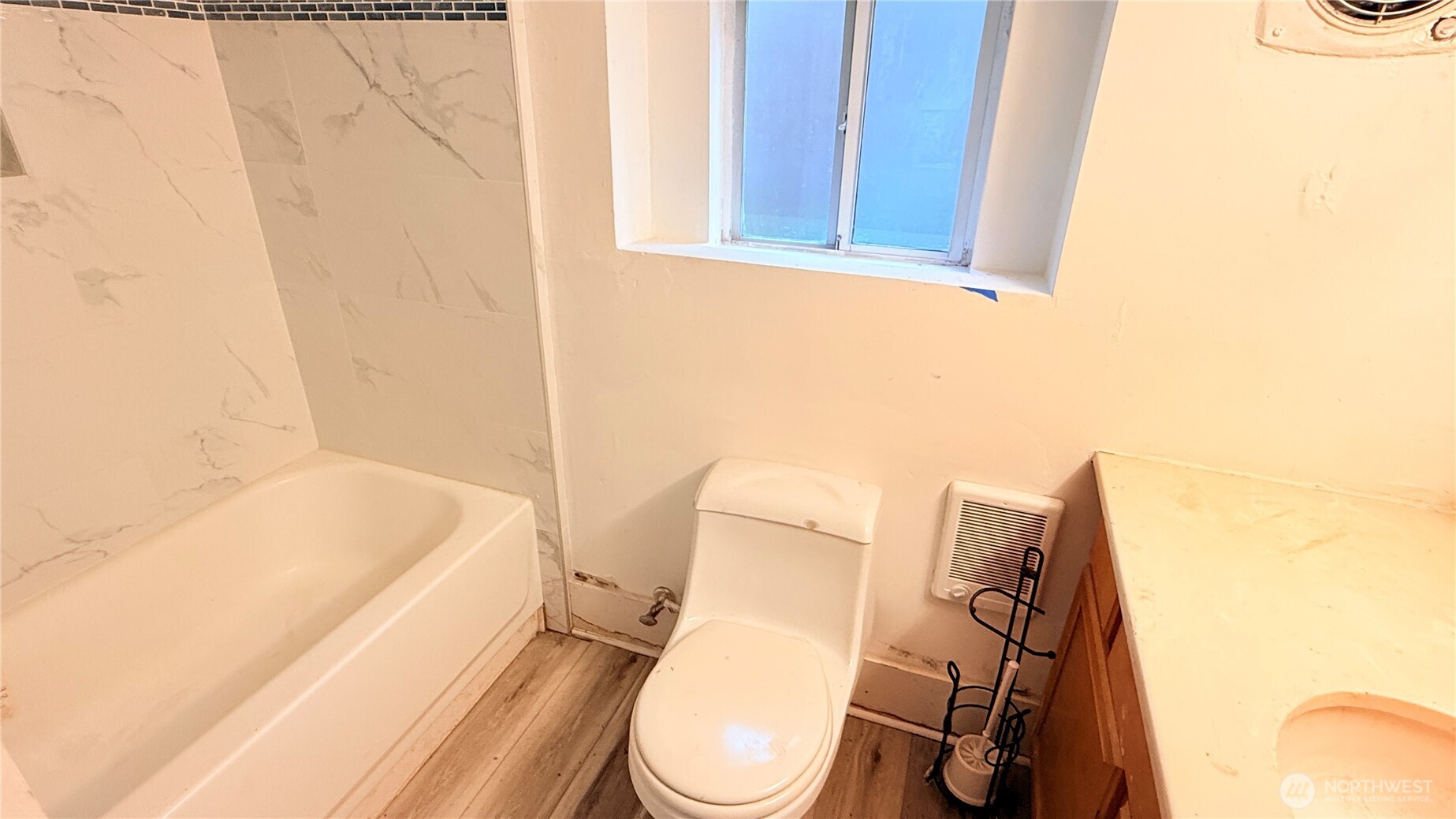 527 South Sullivan Street Seattle, WA 98108 - Photo 15 of 17