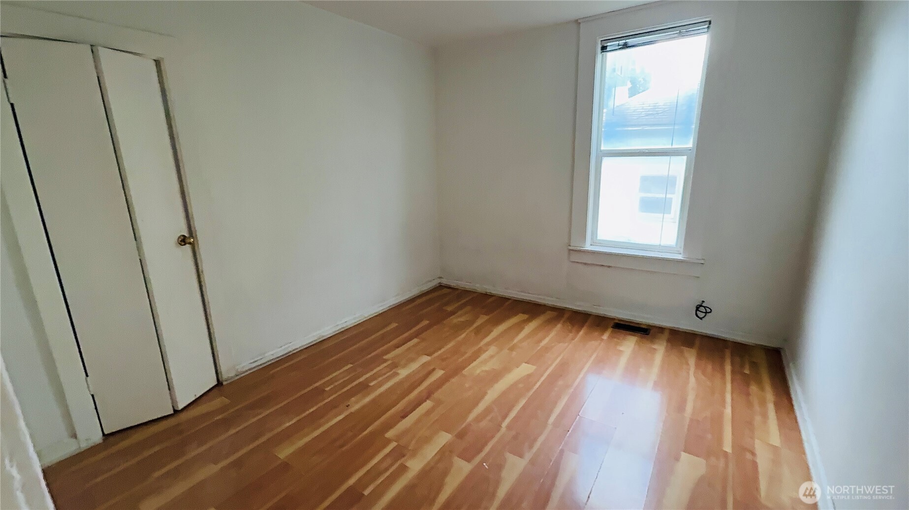 527 South Sullivan Street Seattle, WA 98108 - Photo 4 of 17
