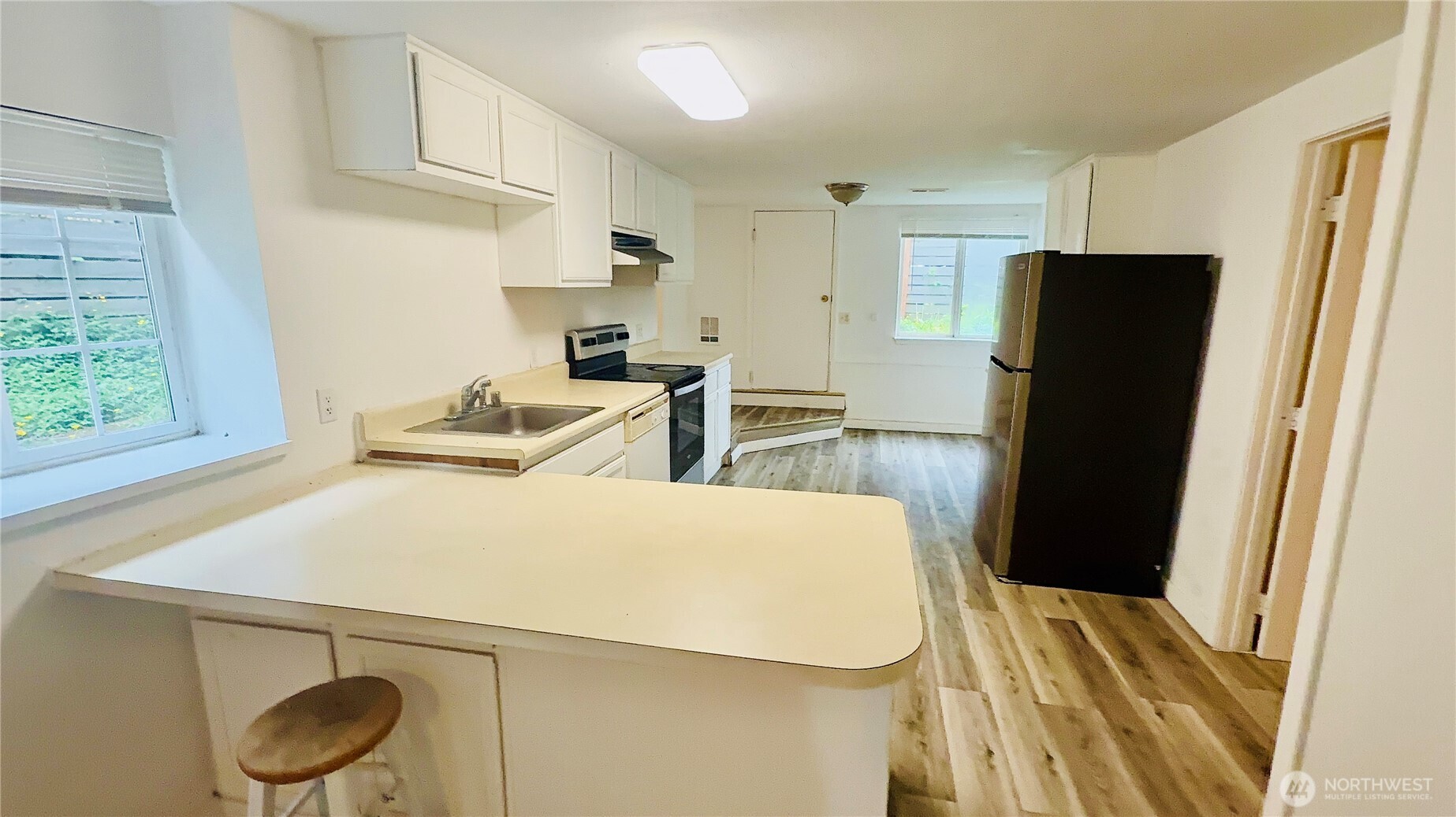 527 South Sullivan Street Seattle, WA 98108 - Photo 10 of 17