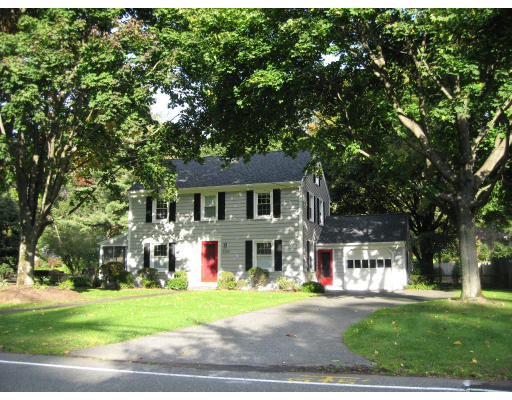 129 Burbank Road Longmeadow, MA 01106 - Photo 1 of 20