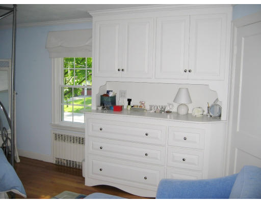 129 Burbank Road Longmeadow, MA 01106 - Photo 11 of 20