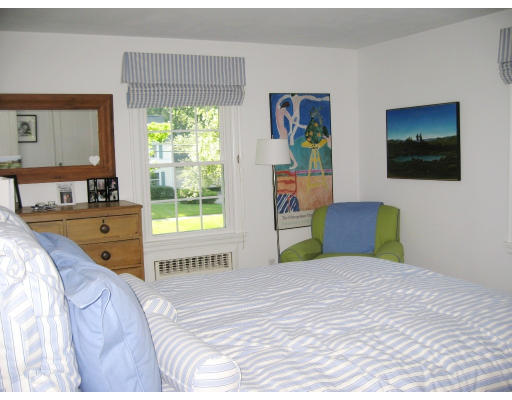 129 Burbank Road Longmeadow, MA 01106 - Photo 13 of 20