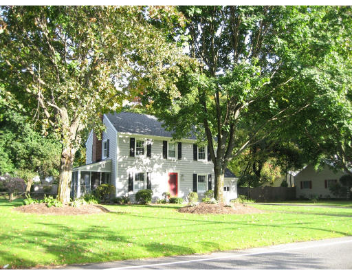 129 Burbank Road Longmeadow, MA 01106 - Photo 2 of 20