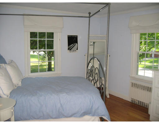 129 Burbank Road Longmeadow, MA 01106 - Photo 10 of 20