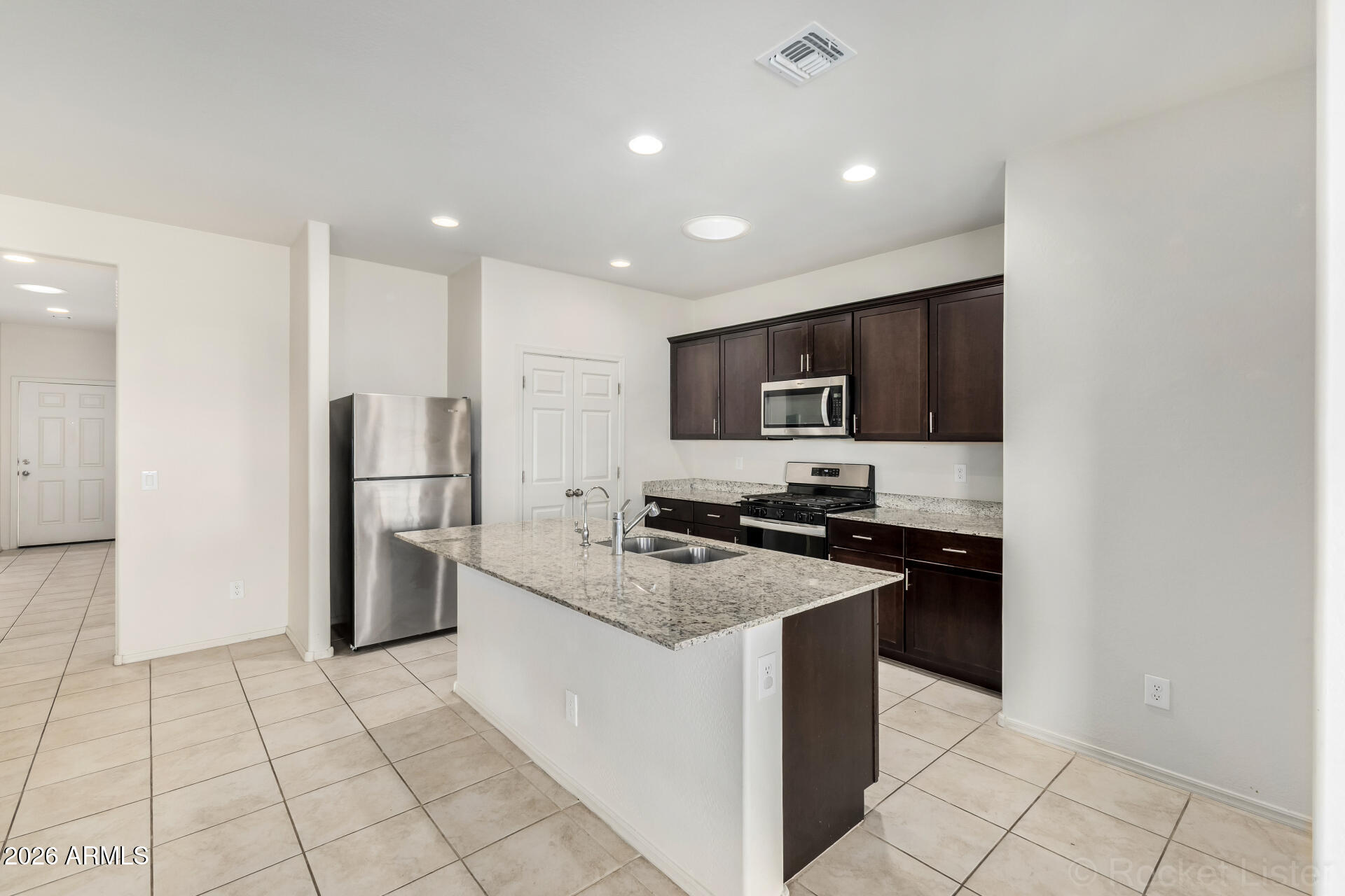 11128 West Bloch Road Tolleson, AZ 85353 - Photo 13 of 30 13 - Bloch