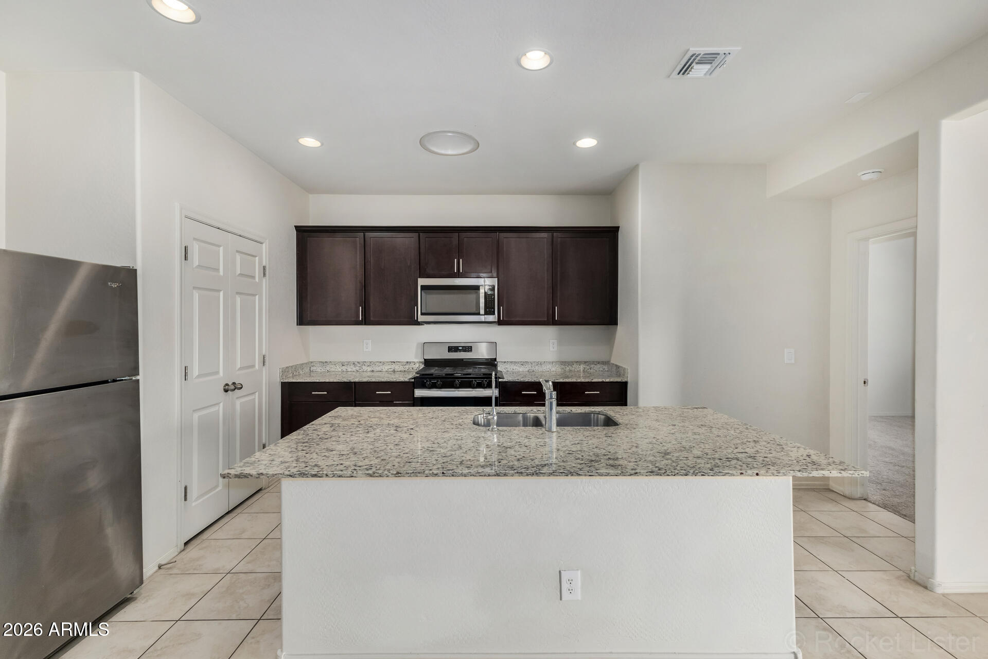 11128 West Bloch Road Tolleson, AZ 85353 - Photo 14 of 30 14 - Bloch