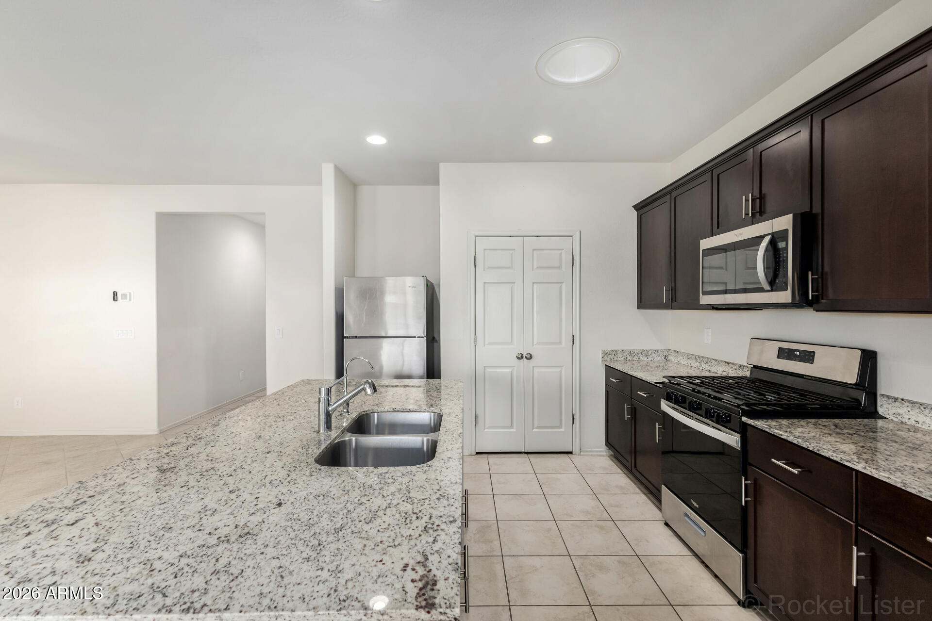 11128 West Bloch Road Tolleson, AZ 85353 - Photo 15 of 30 15 - Bloch