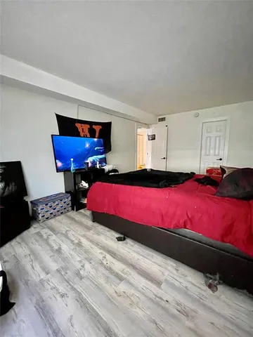 $174,000 | 494 Northwest 165th Street, Unit C108, Miami, FL 33169