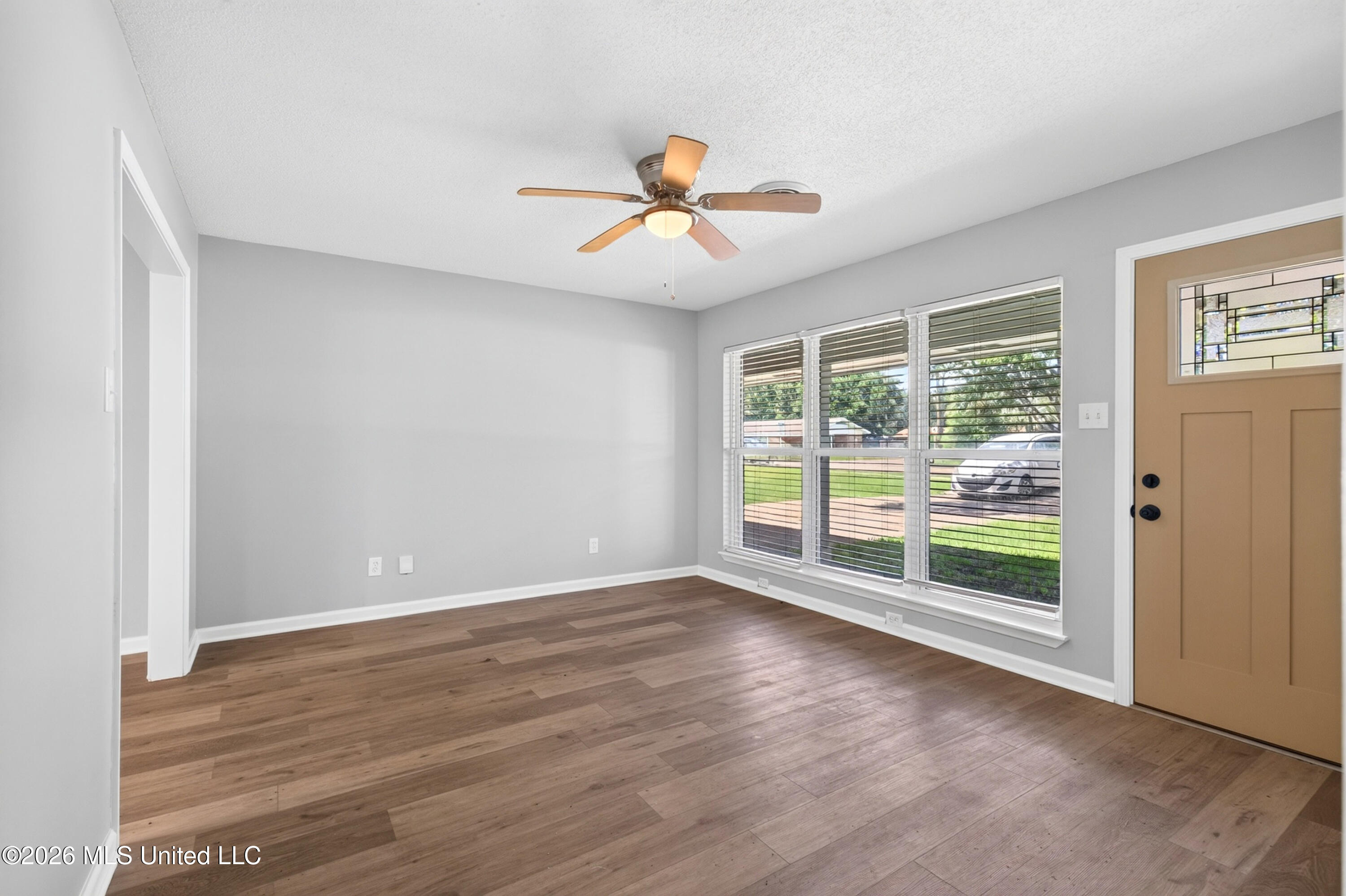 2211PoppsFerryRd-7