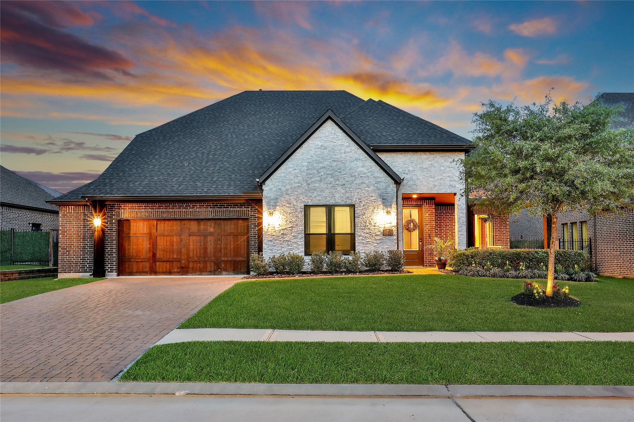 1015 Oak Briar Lane Conroe, TX 77384 - Photo 2 of 50