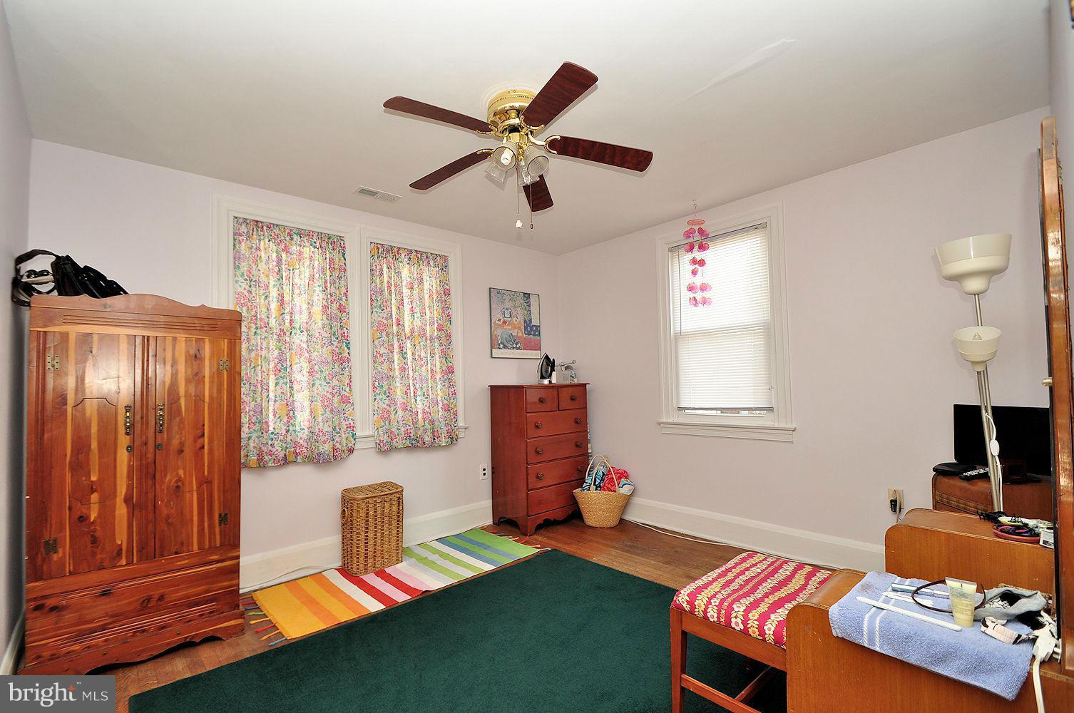 642 Coleraine Road Baltimore, MD 21229 - Photo 18 of 26 a living room with furniture and a window