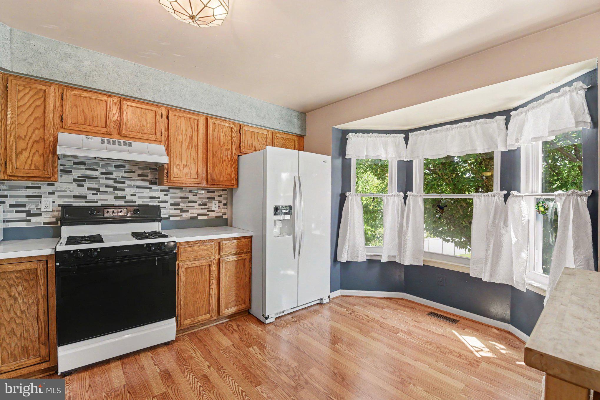 72 Powder View Court Nottingham, MD 21236 - Photo 17 of 26 Bright and inviting kitchen space.