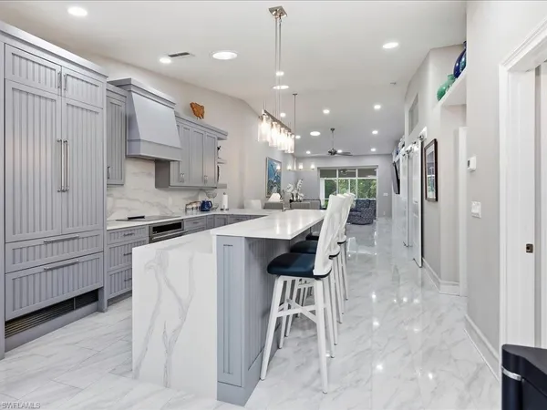 $725,000 | 798 Wiggins Bay Drive, Naples, FL 34110