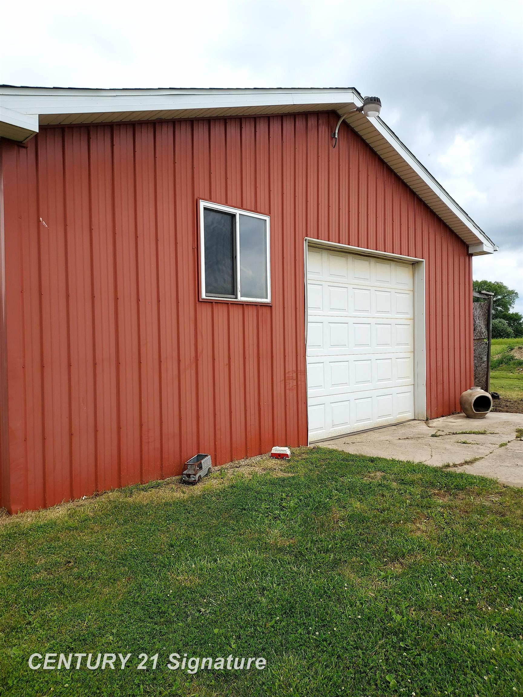 10386 Reid Road Swartz Creek, MI 48473 - Photo 49 of 52 50180174-95fcd2b9-c3e2-482f-b071-8190c425806a.JPG