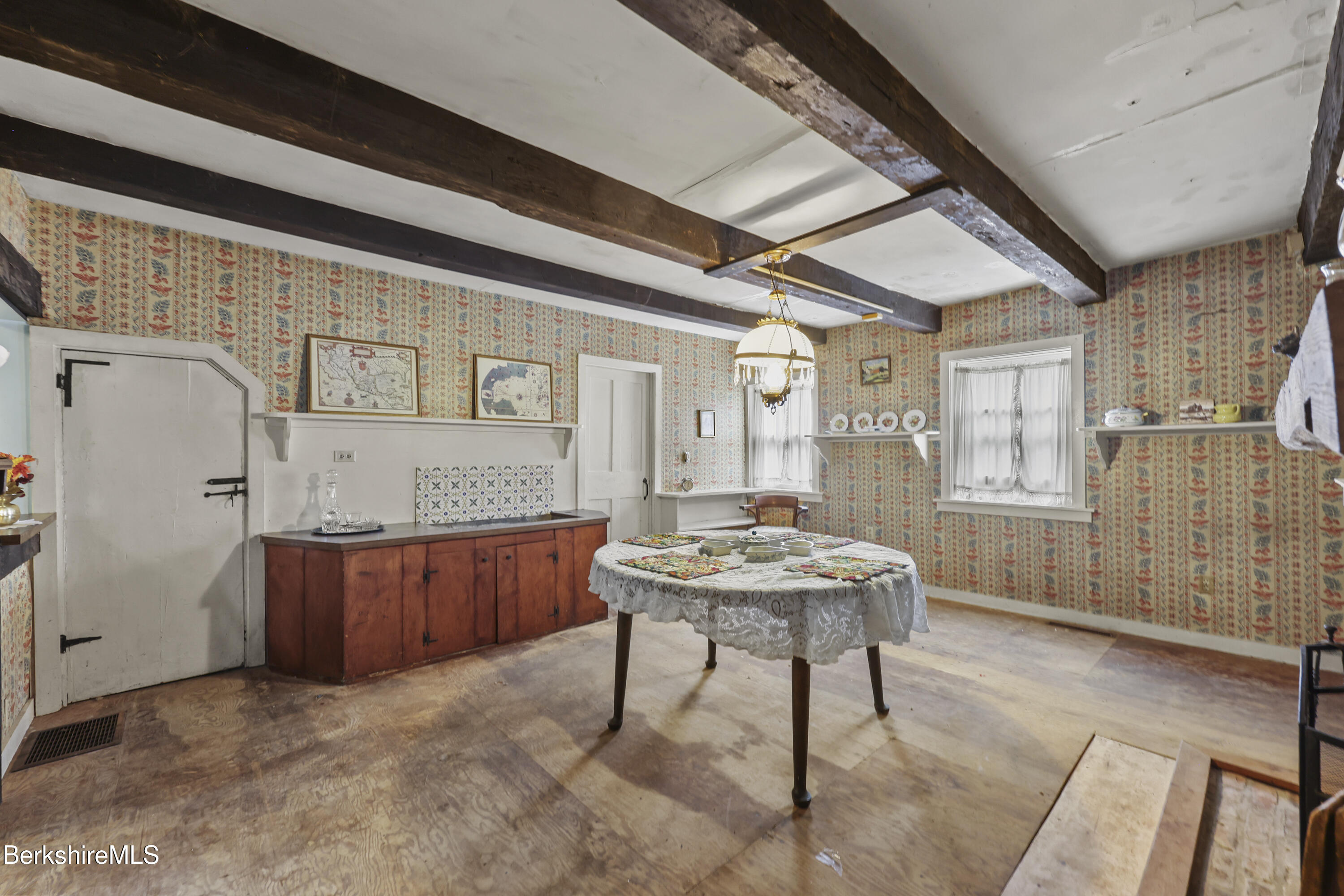 445 Devon Road Lee, MA 01238 - Photo 16 of 41 dining room
