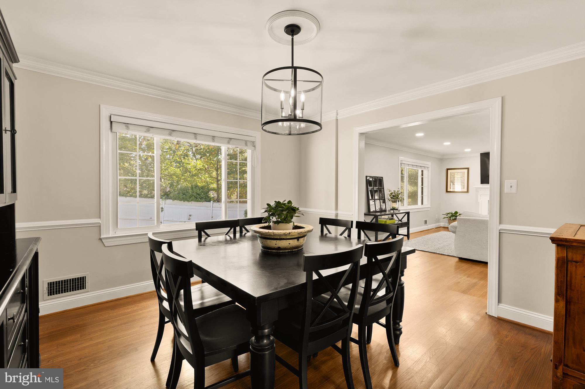 6405 Redwing Road Bethesda, MD 20817 - Photo 11 of 50