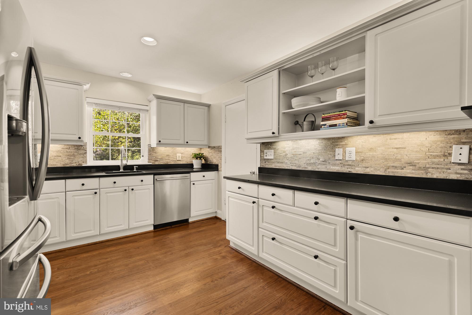 6405 Redwing Road Bethesda, MD 20817 - Photo 14 of 50