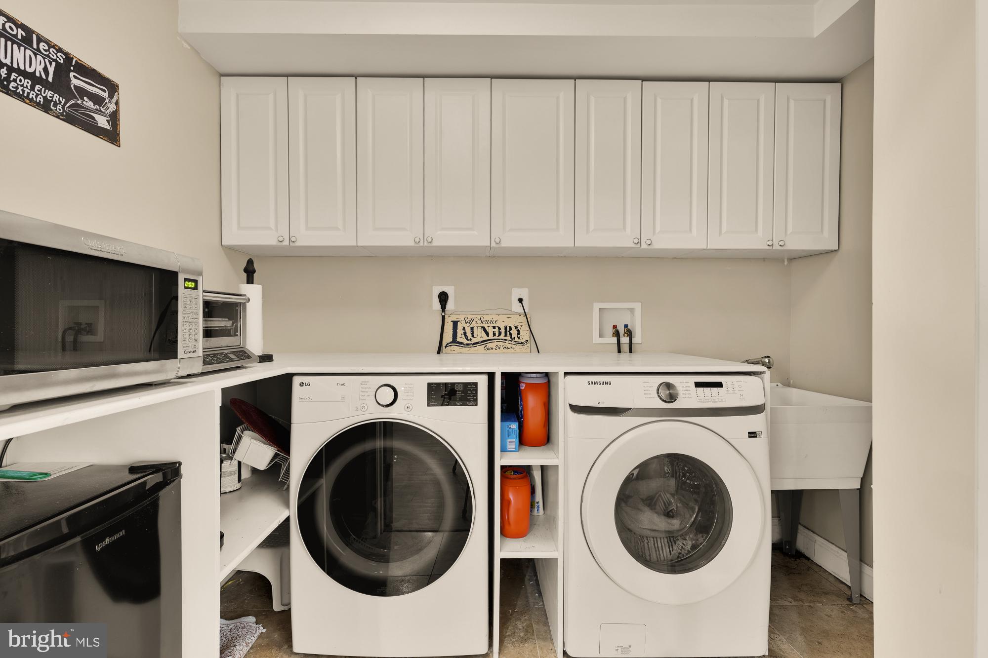 6405 Redwing Road Bethesda, MD 20817 - Photo 40 of 50 Laundry