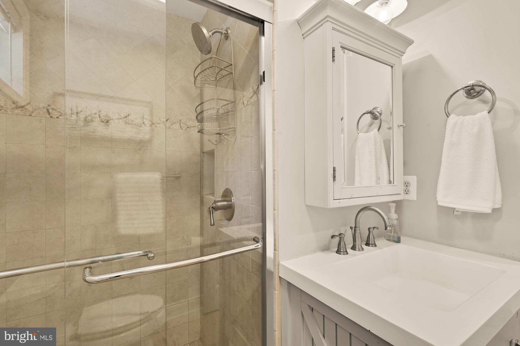 6405 Redwing Road Bethesda, MD 20817 - Photo 41 of 50 Bathroom 3