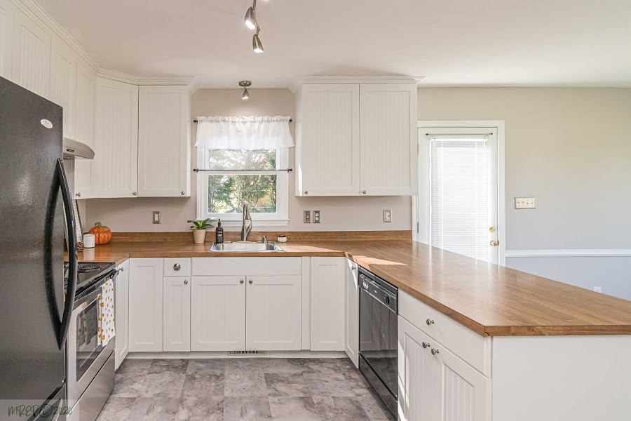 5960 Covered Bridge Road Clayton, NC 27527 - Photo 9 of 30 Kitchen