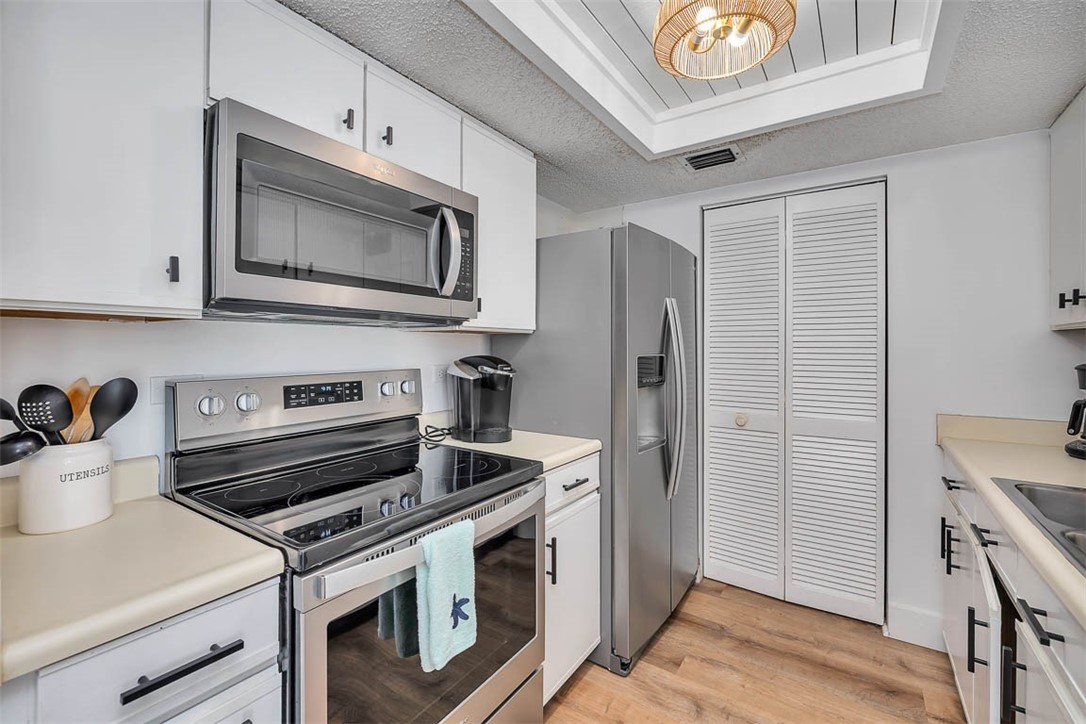 1440 Ocean Boulevard, Unit 437 St. Simons Island, GA 31522 - Photo 4 of 37