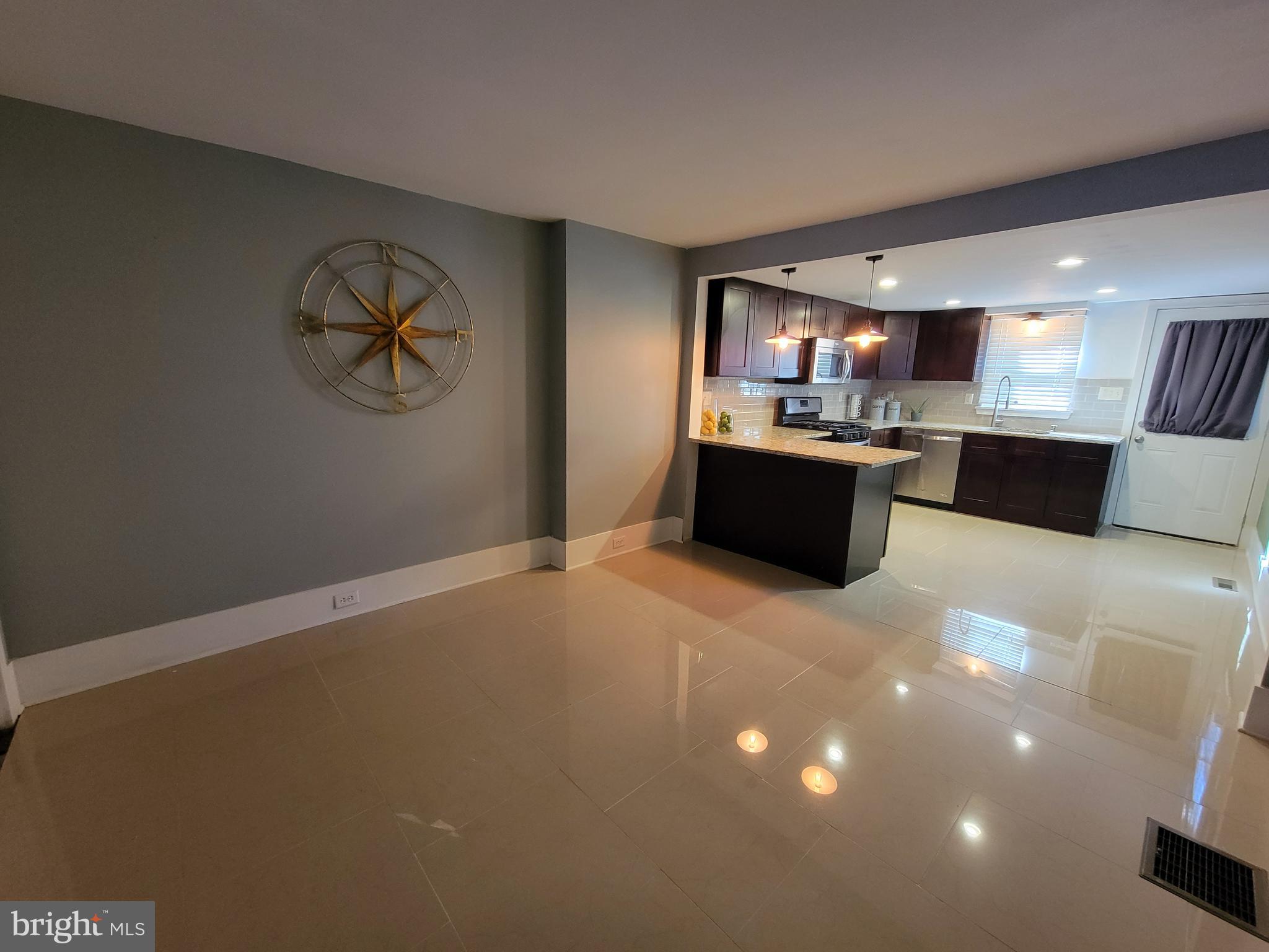 318 Ridgeway Street Gloucester City, NJ 08030 - Photo 5 of 22 Dining Room View 1