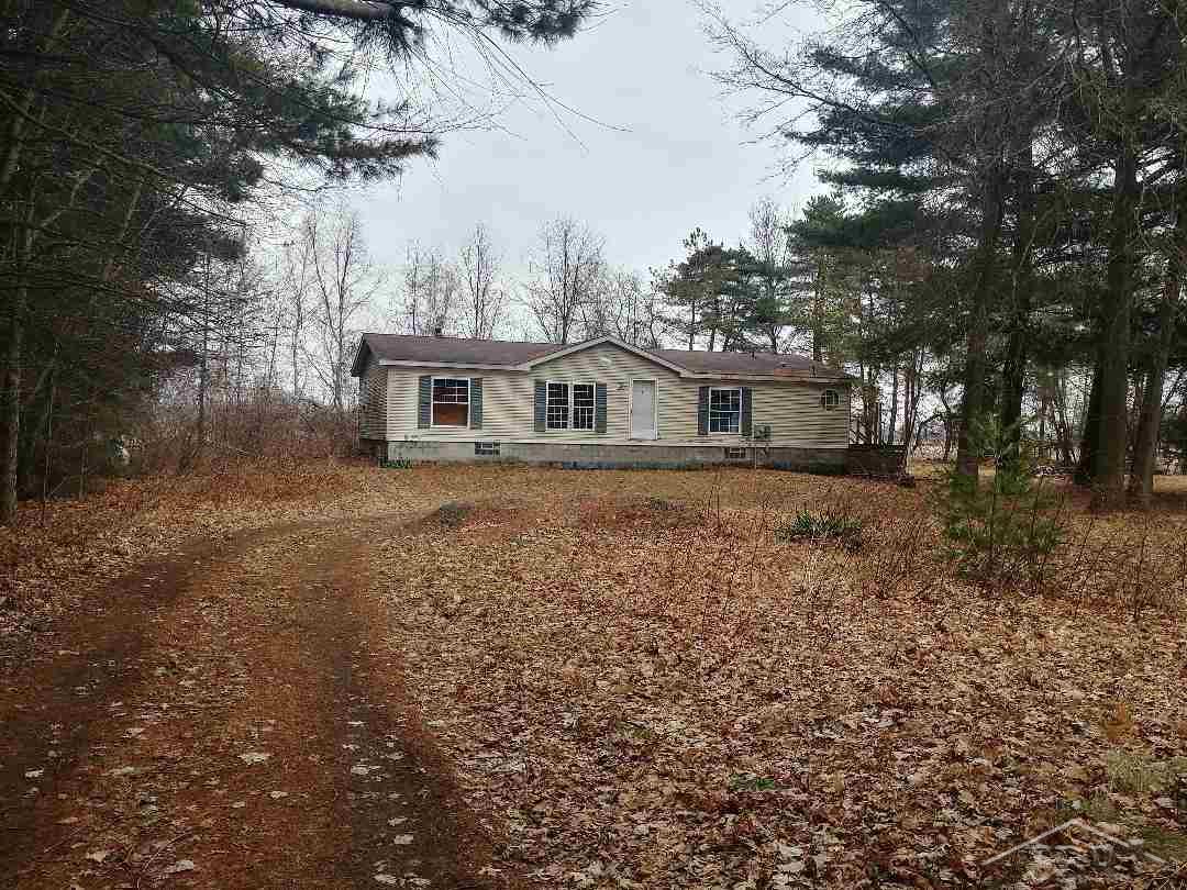 13670 Spencer Road Hemlock, MI 48626 - Photo 1 of 12 50008473.JPG