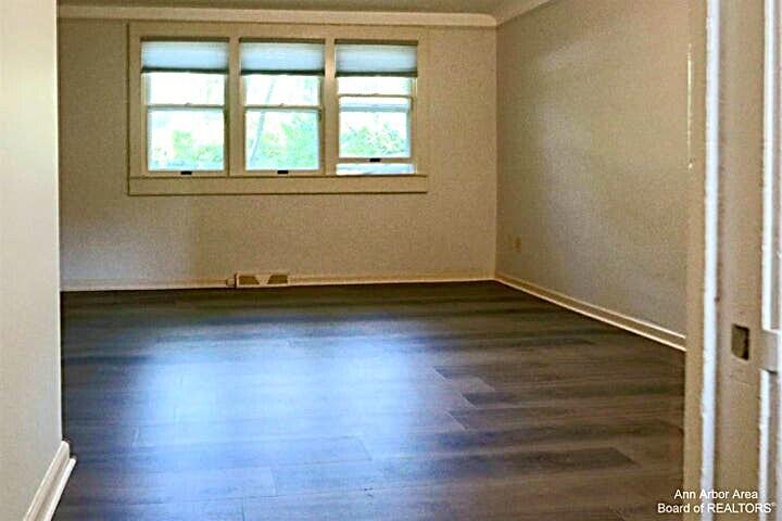 611 Robin Road Ann Arbor, MI 48103 - Photo 14 of 31 15 b