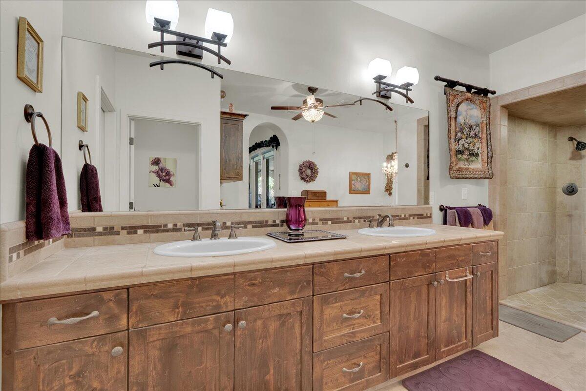 32815 Riverside Drive Springville, CA 93265 - Photo 45 of 84 Master Bathroom