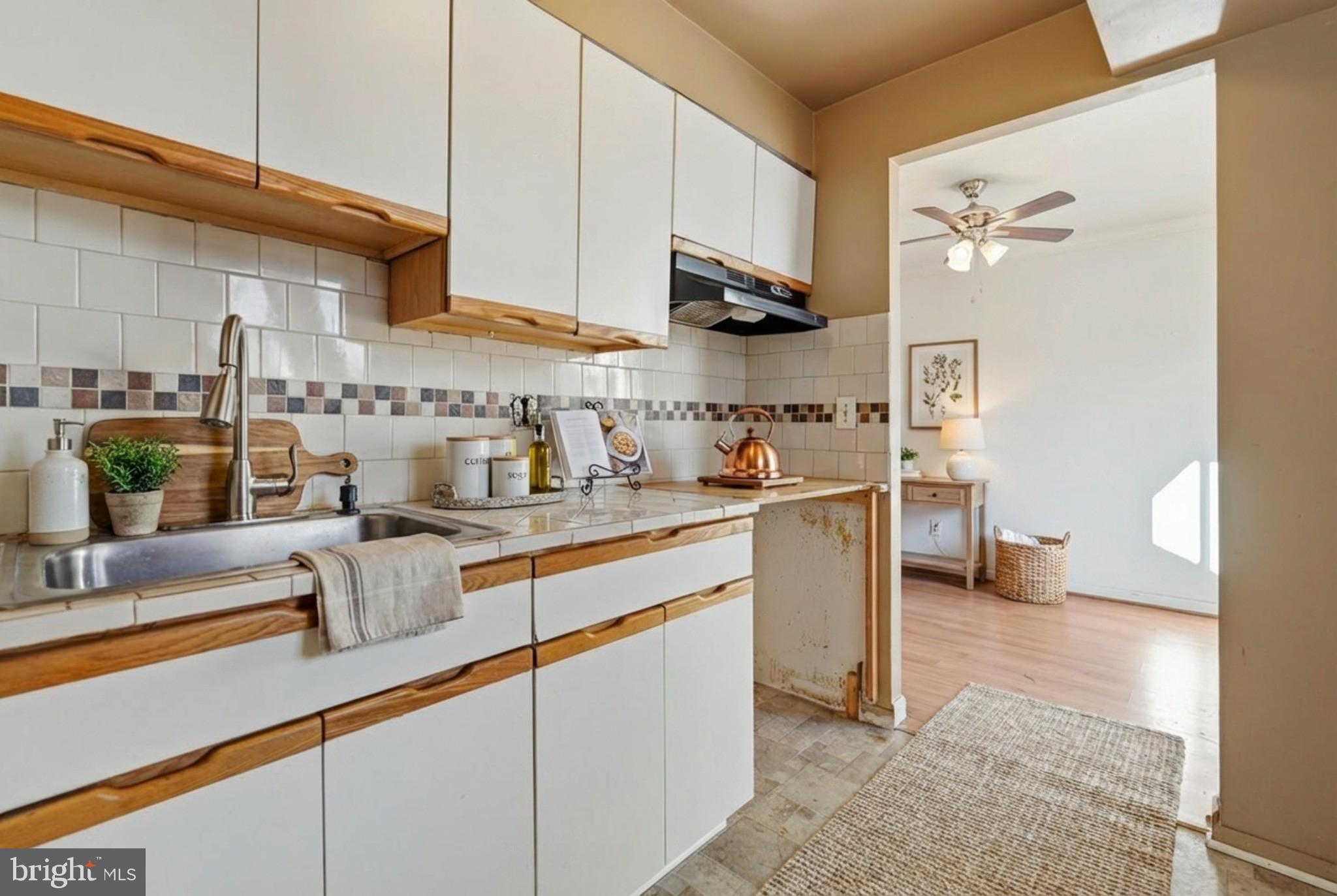 330 Shenandoah Street Southeast Leesburg, VA 20175 - Photo 4 of 17 Virtually staged