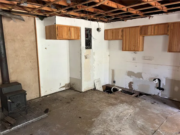 a view of a storage & utility room