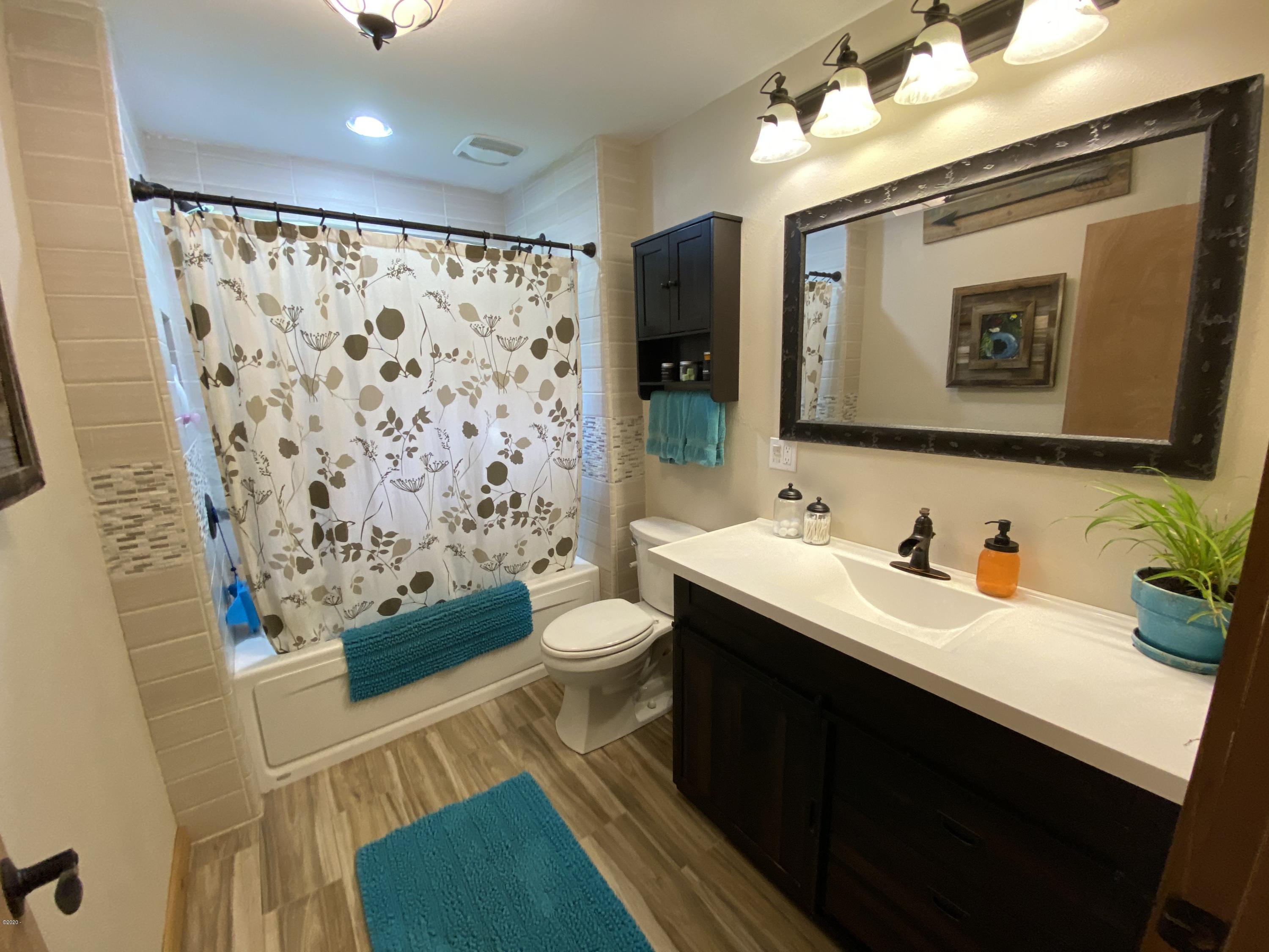 9490 Slab Creek Road Neskowin, OR 97149 - Photo 4 of 22 Bathroom