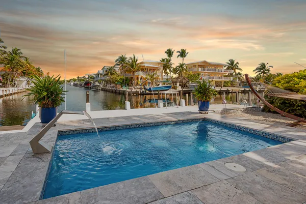 $2,500,000 | 141 El Capitan Drive, Islamorada, FL 33036