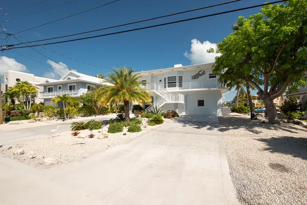 $2,500,000 | 141 El Capitan Drive, Islamorada, FL 33036