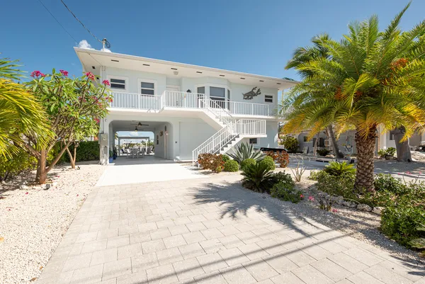 $2,500,000 | 141 El Capitan Drive, Islamorada, FL 33036