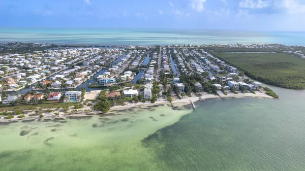 $2,500,000 | 141 El Capitan Drive, Islamorada, FL 33036